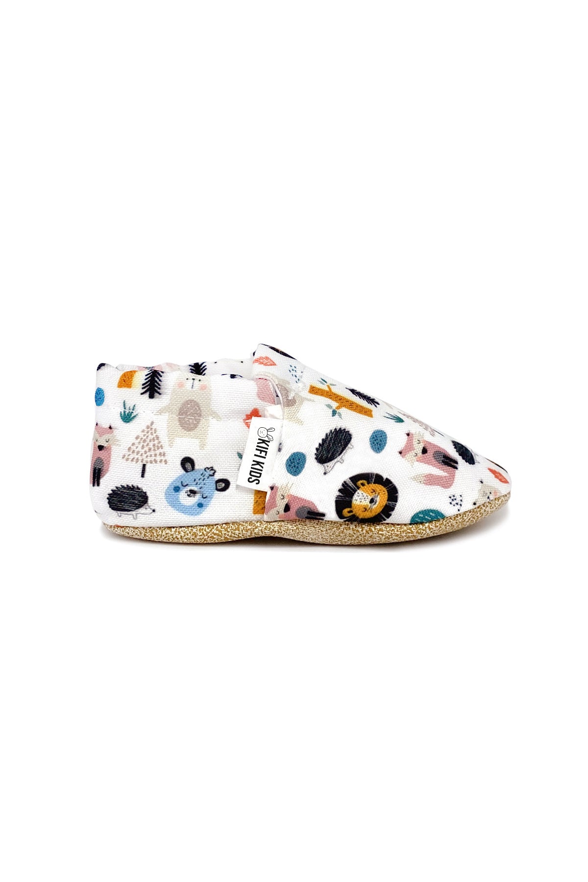 Soft organic cotton baby shoes in forest design, perfect for first walkers and little explorers. Left side view.