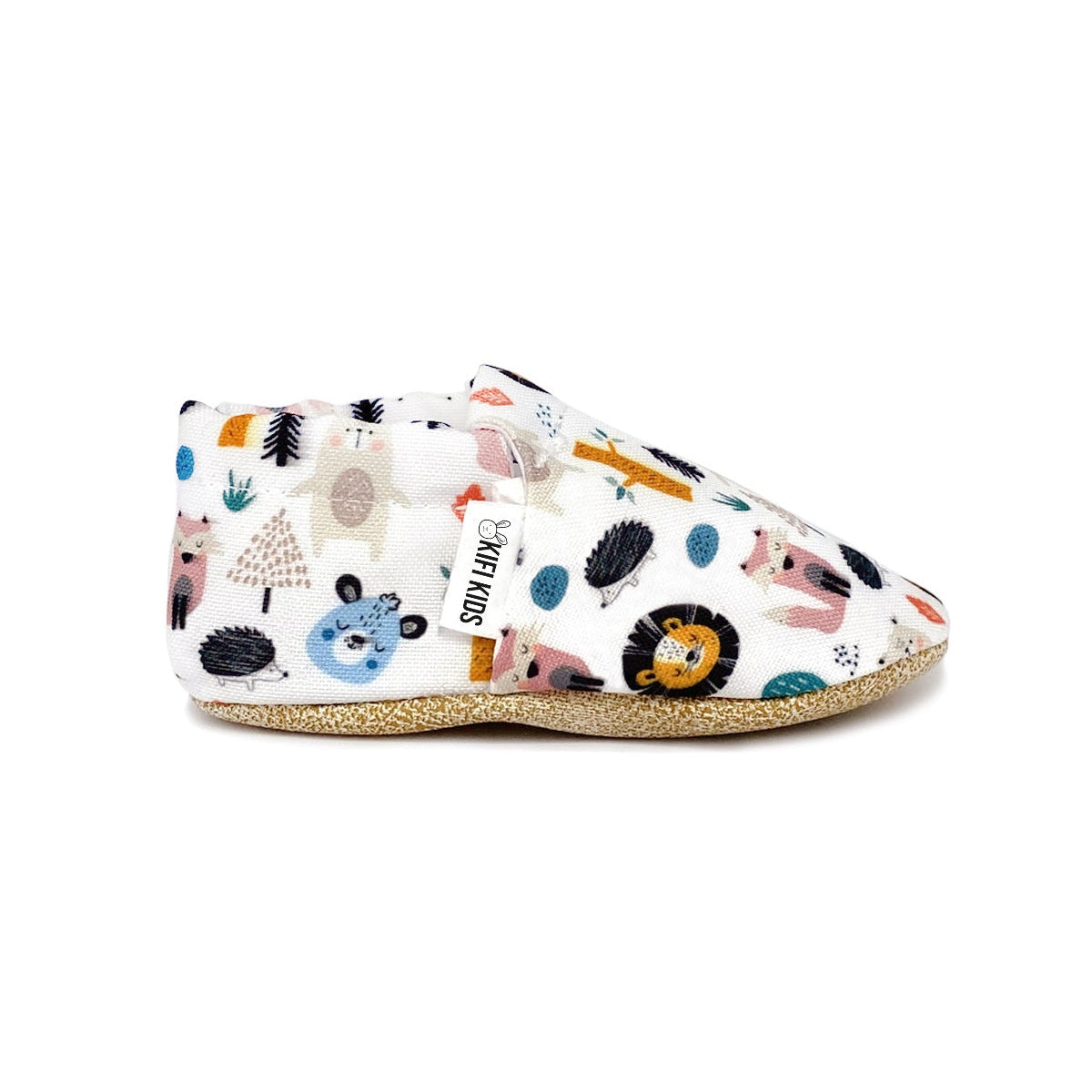 Soft organic cotton baby shoes in forest design, perfect for first walkers and little explorers. Left side view.